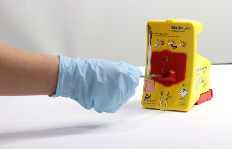 Qlicksmart skalpellbladfjerner og SnapIT ampulleåpner